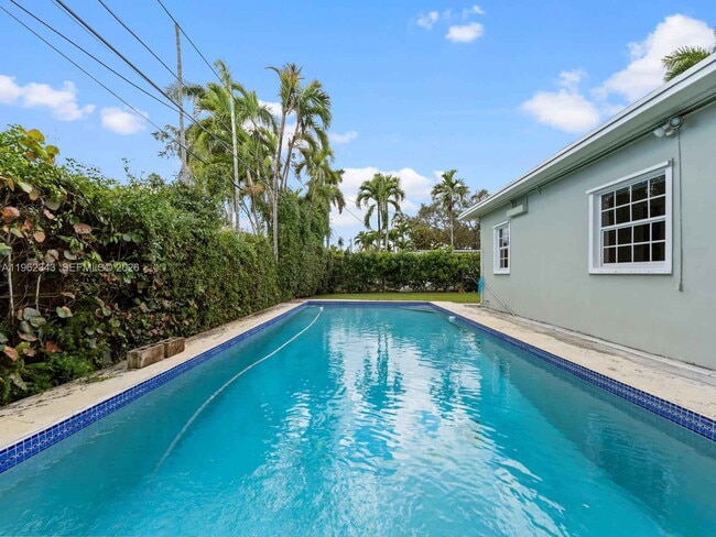 Building Photo - Southwest 47th Street, Miami, FL 33155 - 3 BR 1 BA single-family home