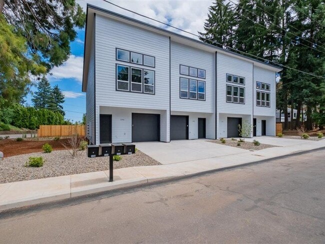 Building Photo - 1396 Overlook Ave NW