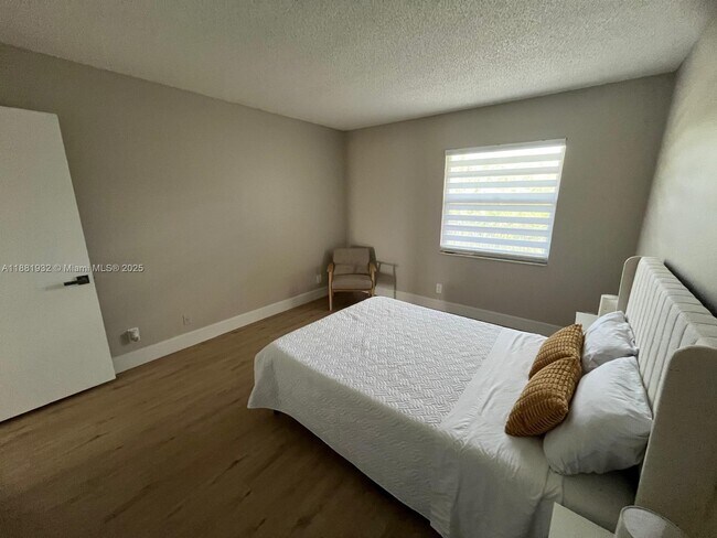 Building Photo - 13255 SW 9th Ct