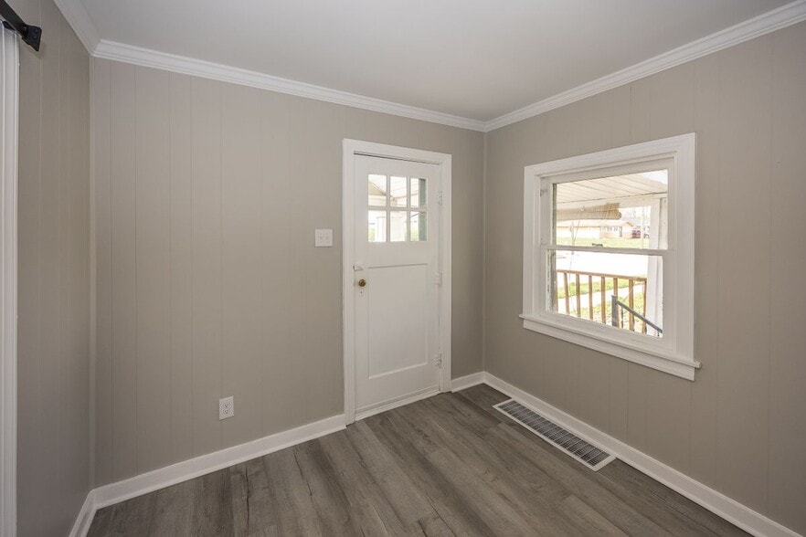 Building Photo - 3012 E Minnesota St