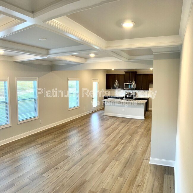 Building Photo - 4579 Silver Oak Dr SW
