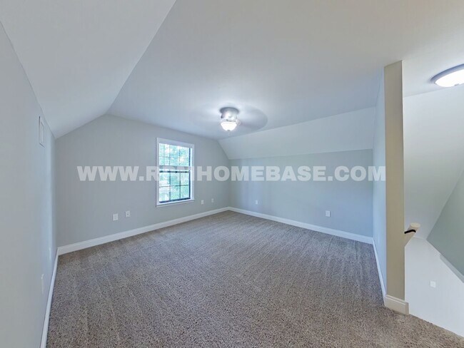 Building Photo - 147 Villacrest Dr
