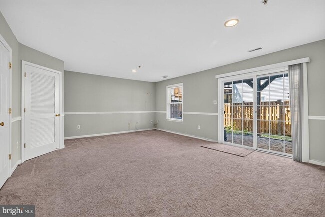 Building Photo - 2495 Cheyenne Dr