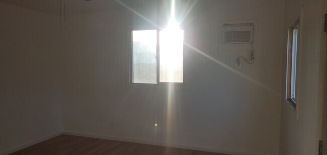 Building Photo - 8075 Sunnyside Ave