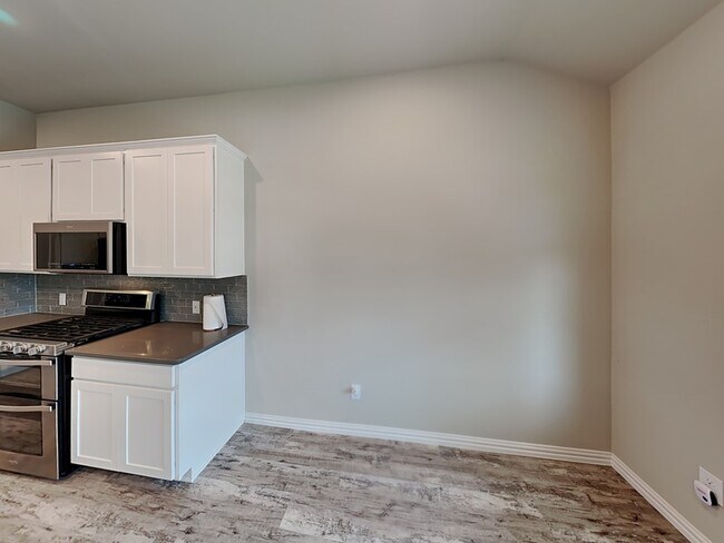 Building Photo - 5533 Baker Creek Rd