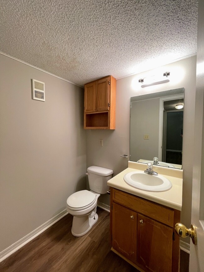 Building Photo - 6634 Willow Pointe Dr NW