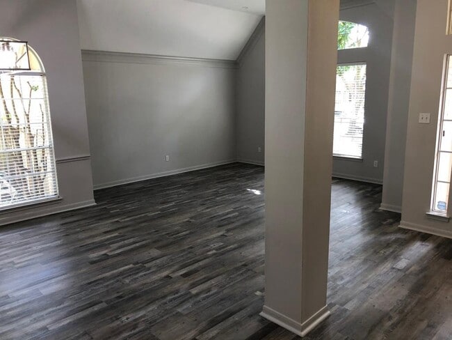 Building Photo - 4610 Plantation Creek Dr