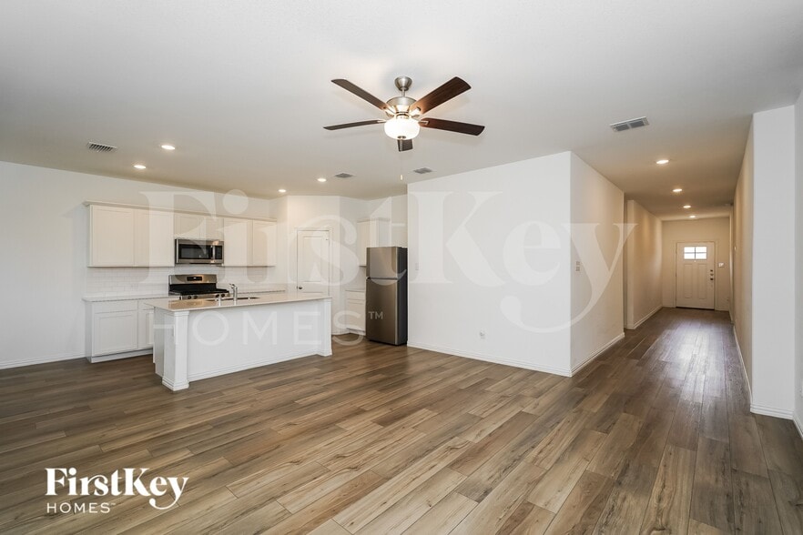 Building Photo - 2524 Goodrich Rd