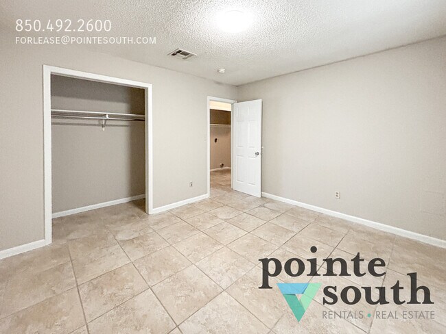 Building Photo - 6415 Schoel Ln