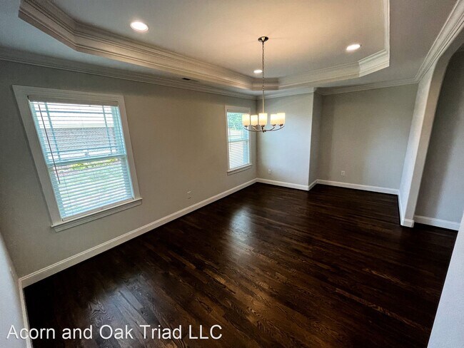 Building Photo - 4 br, 3.5 bath House - 7920 Northwest Mead...