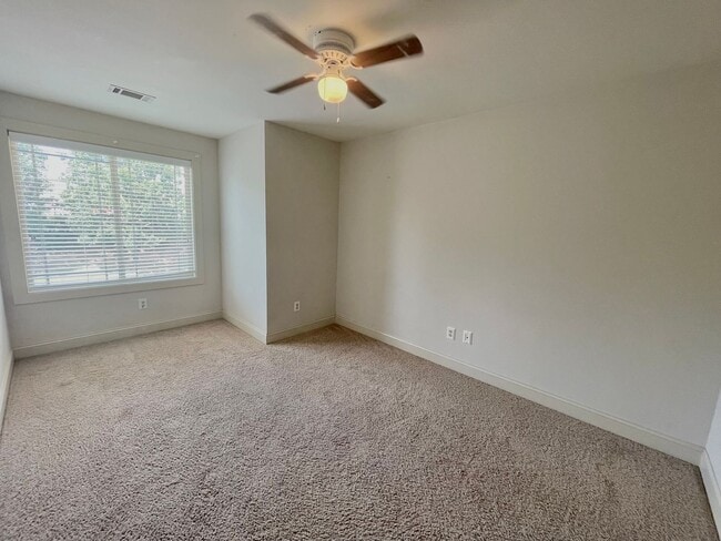Building Photo - Spacious Home in Solamere with basement