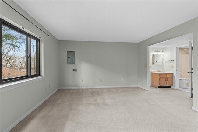 Building Photo - 221 Trailside Way