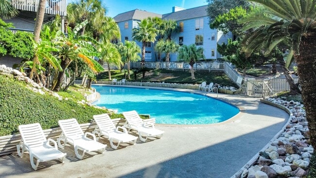 Building Photo - 8100 Seawall Blvd