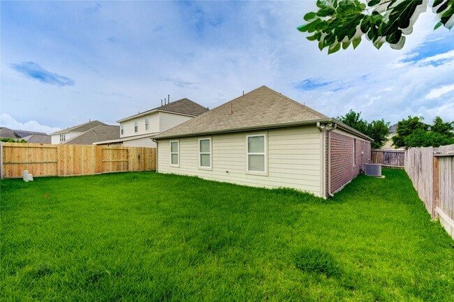 Building Photo - 14839 Fir Knoll Way
