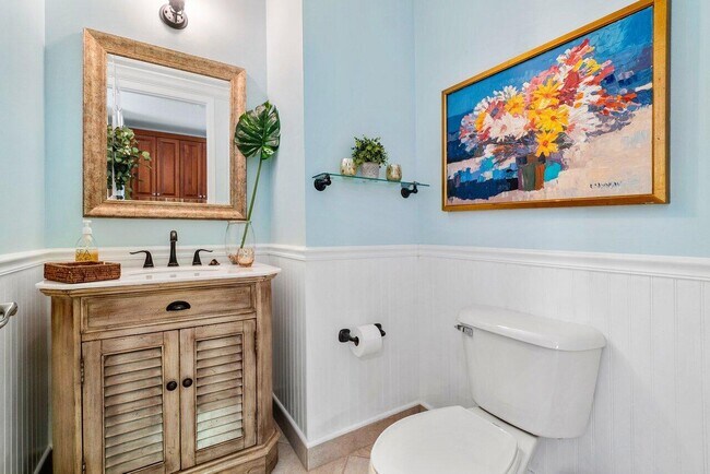 Building Photo - 11756 Valencia Gardens Ave