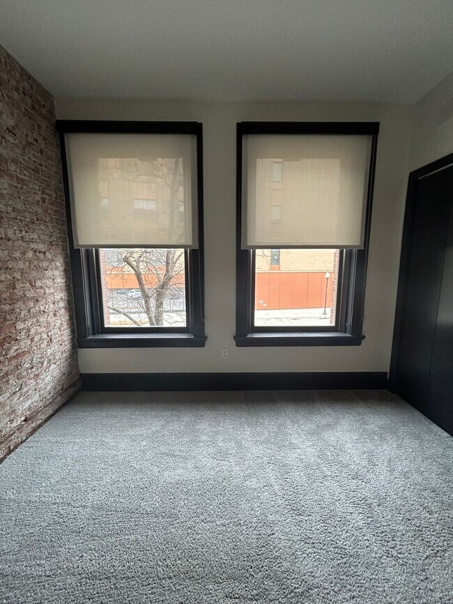 Building Photo - LEASE SPECIAL! HALF OFF FIRST FULL MONTH! Historic and Upscale 1 Bedroom 1 Bathroom Downtown