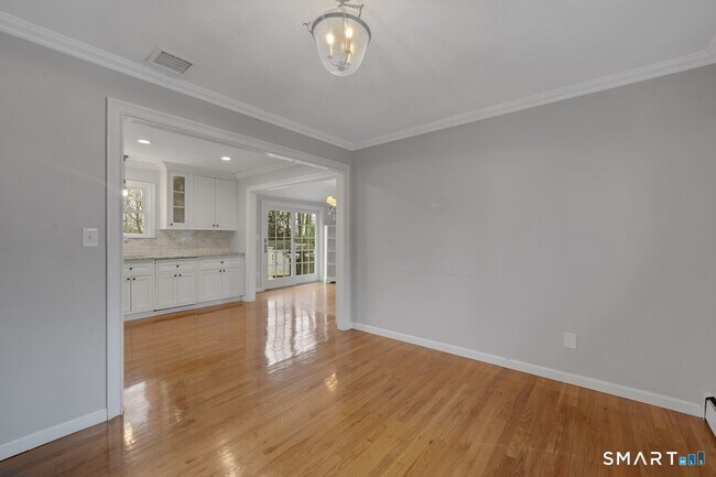 Building Photo - 51 Ledgewood Dr