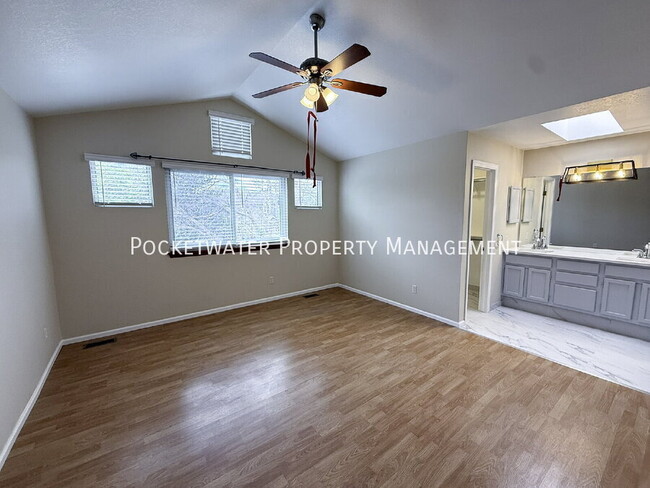 Building Photo - 575 Spruce Cir