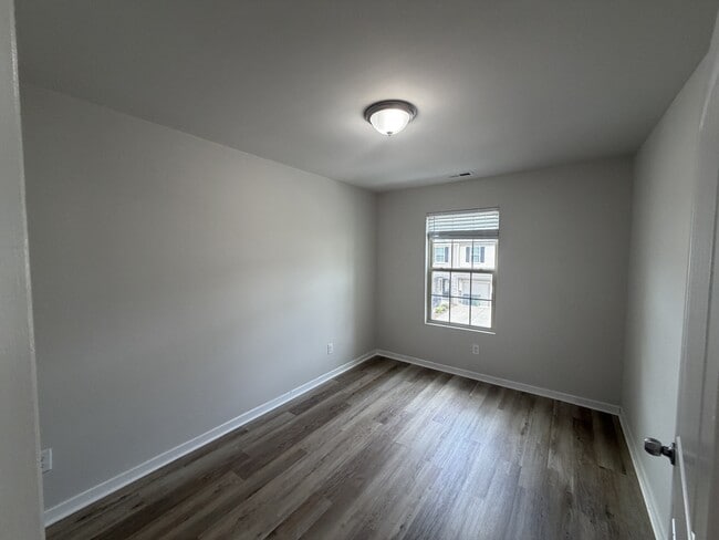 Building Photo - 1037 Grand Ridge Dr