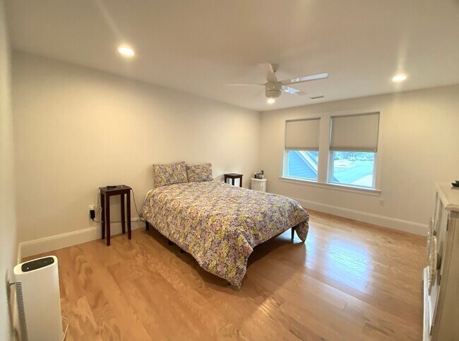 Building Photo - 23 Lily Pond Ln