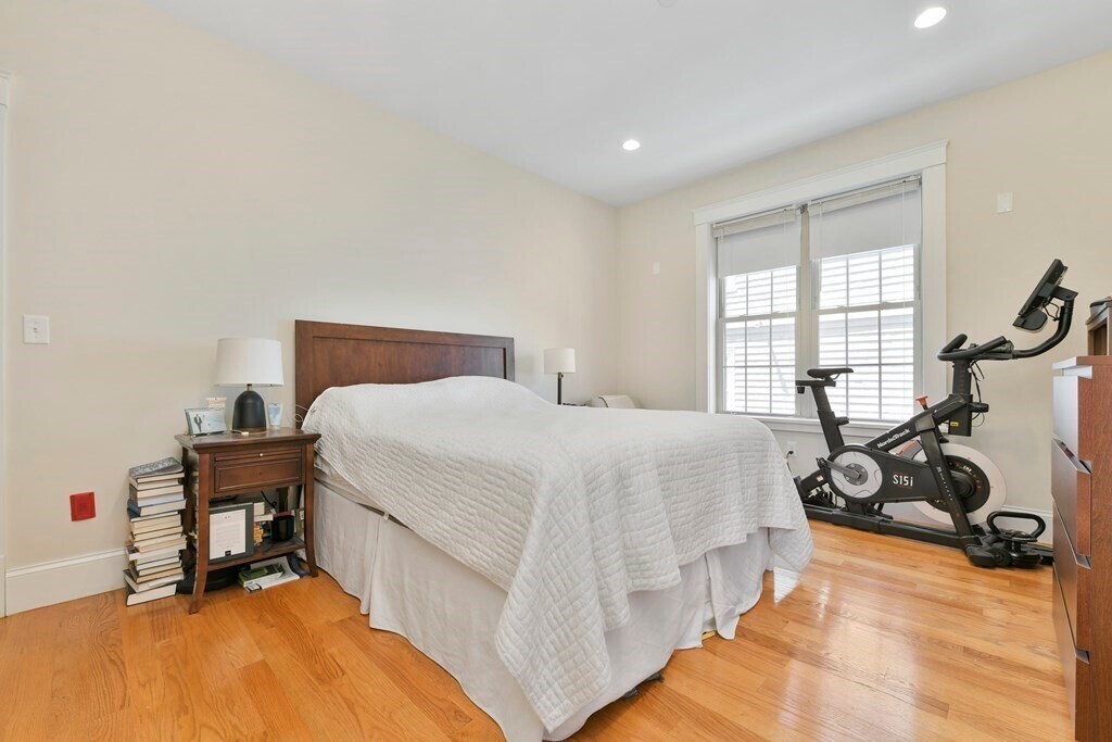 Building Photo - 261 Athens St