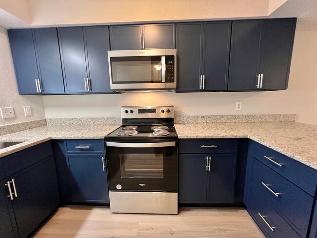 Primary Photo - $1,581 - 2 Beds / 1.5 Baths - Condo - Comp...