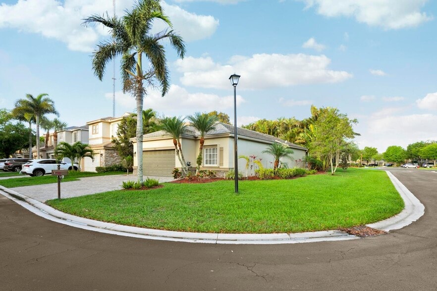 Building Photo - 5959 Durango Dr