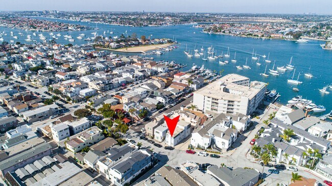 Building Photo - 314 E Bay Ave