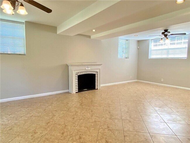 Building Photo - 97 Brookhaven Dr