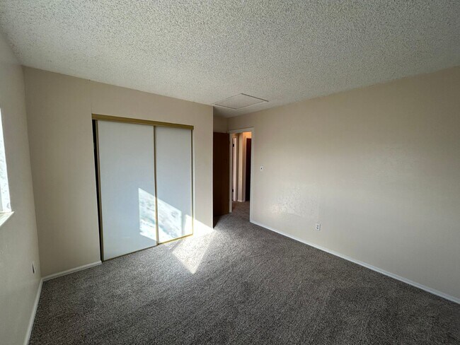 Building Photo - 2223 Ptarmigan Ln
