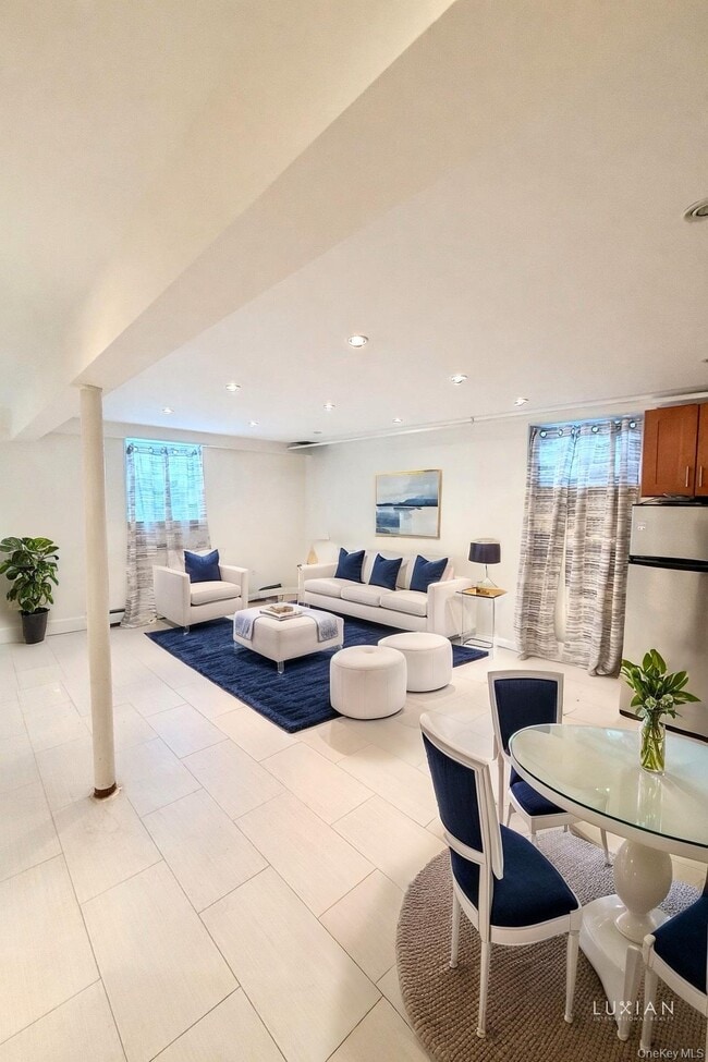 Building Photo - 15-63-63 Murray St