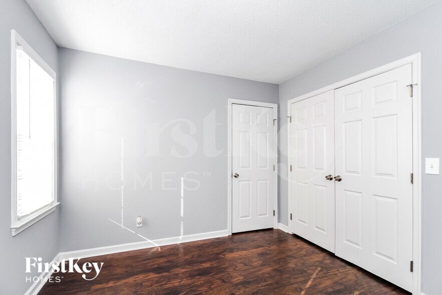 Building Photo - 701 Hampton Way Dr