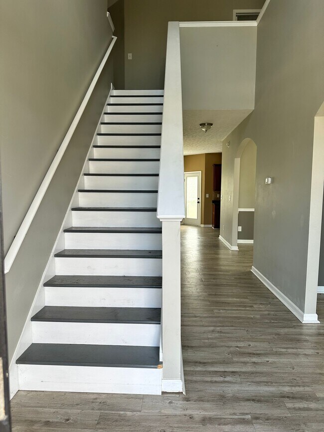 Building Photo - 26 Apache Trail