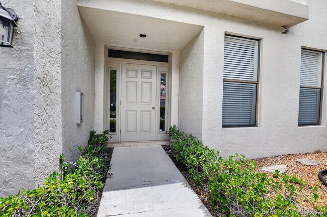 Building Photo - 5801 Coach House Cir