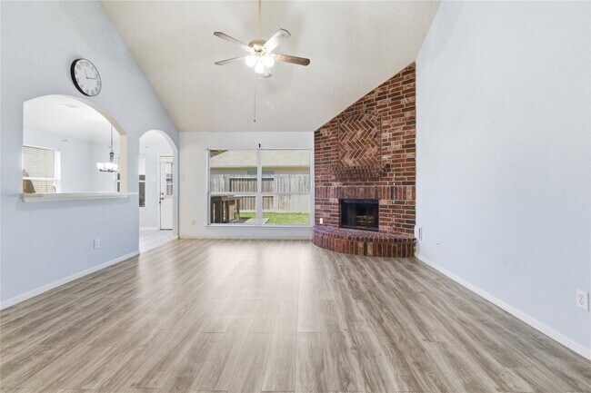 Building Photo - Teal Run Place Court, Fresno, TX 77545 - 4 BR 2 BA single-family home