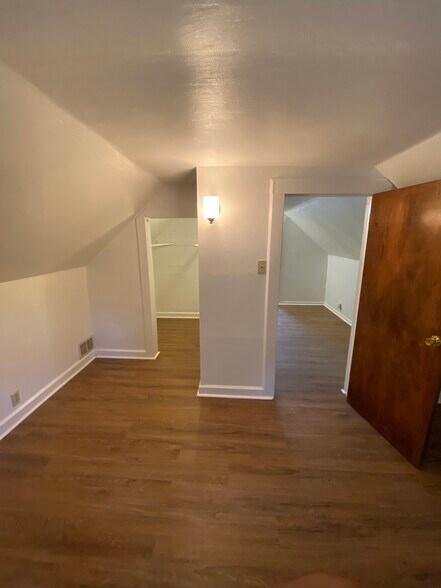 Building Photo - 811 Willard St