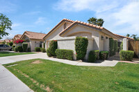 Building Photo - 11010 W Poinsettia Dr