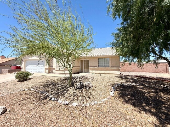 Building Photo - Charming 2 Bed, 2 Bath Home with Open Floo...