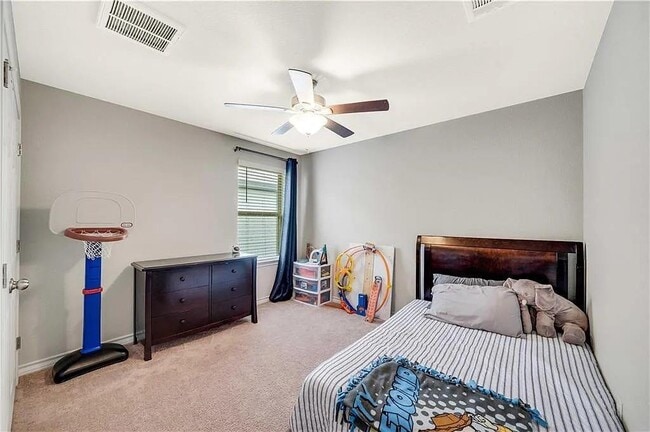 Building Photo - 112 Magna Ln