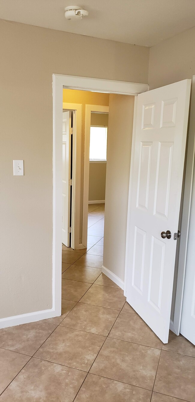 Building Photo - 7434 Mountain Oak Trail