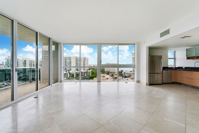 Building Photo - Spacious 3-Bedroom Bayfront Residence in North Bay Village