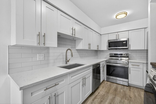 Building Photo - 9746 Nickels Blvd