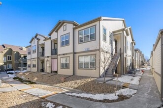 Building Photo - Gorgeous ground level Condo with Detached Garage | Pets Welcome | Detached Garage Included