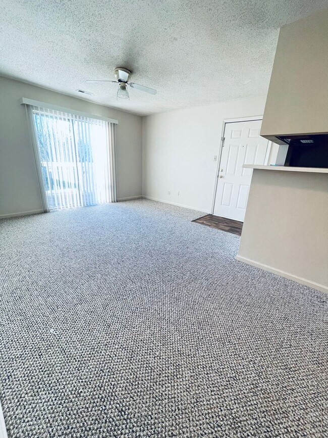 Building Photo - 105 Oriole Dr
