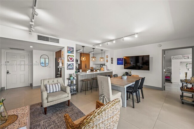 Building Photo - 11111 Biscayne Blvd