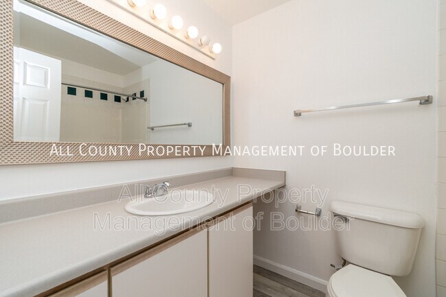 Building Photo - 4390 Laguna Pl