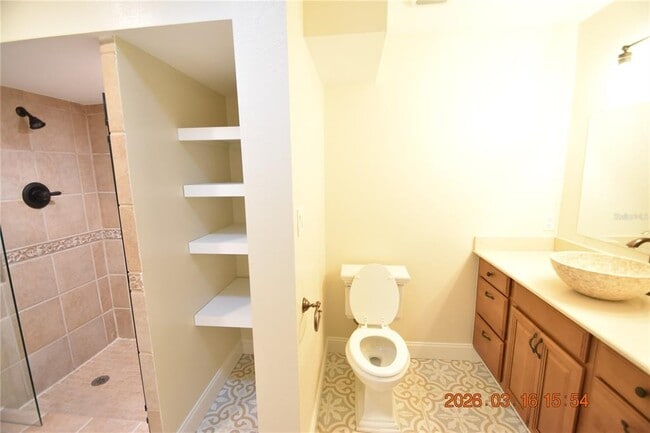 Building Photo - 571 Luzon Ave