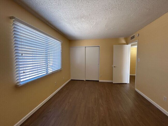 Building Photo - 4204 S 47th St
