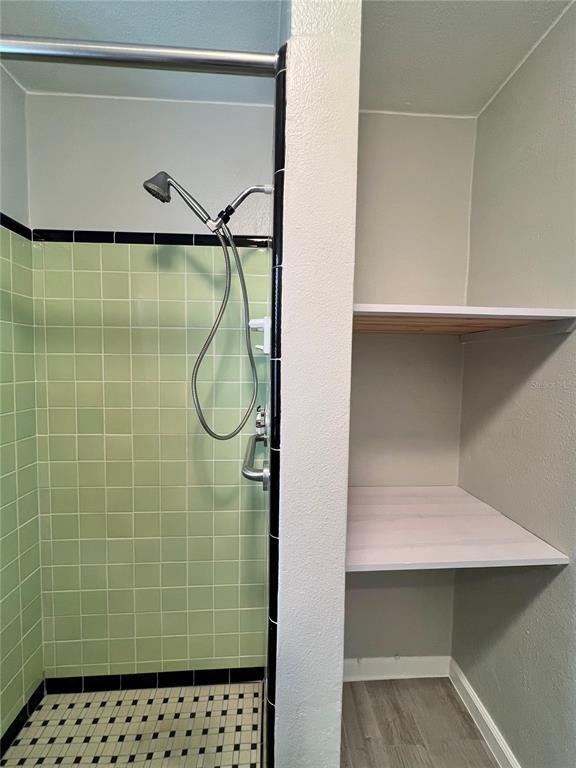 Building Photo - 107 W Minnehaha St