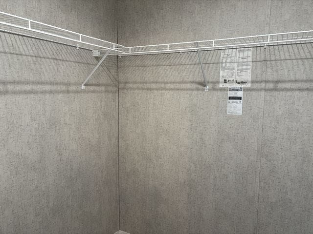 Building Photo - 41 Del Ct W